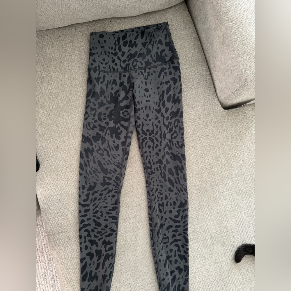Lululemon black and grey cheetah leggings size 4
